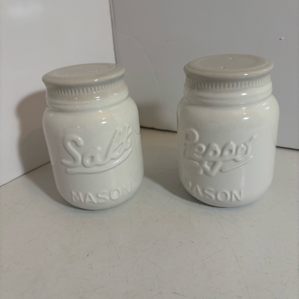 🛍️3/$30 BNWOT Comfify mason jar salt and pepper ceramic shakers - Picture 2 of 10